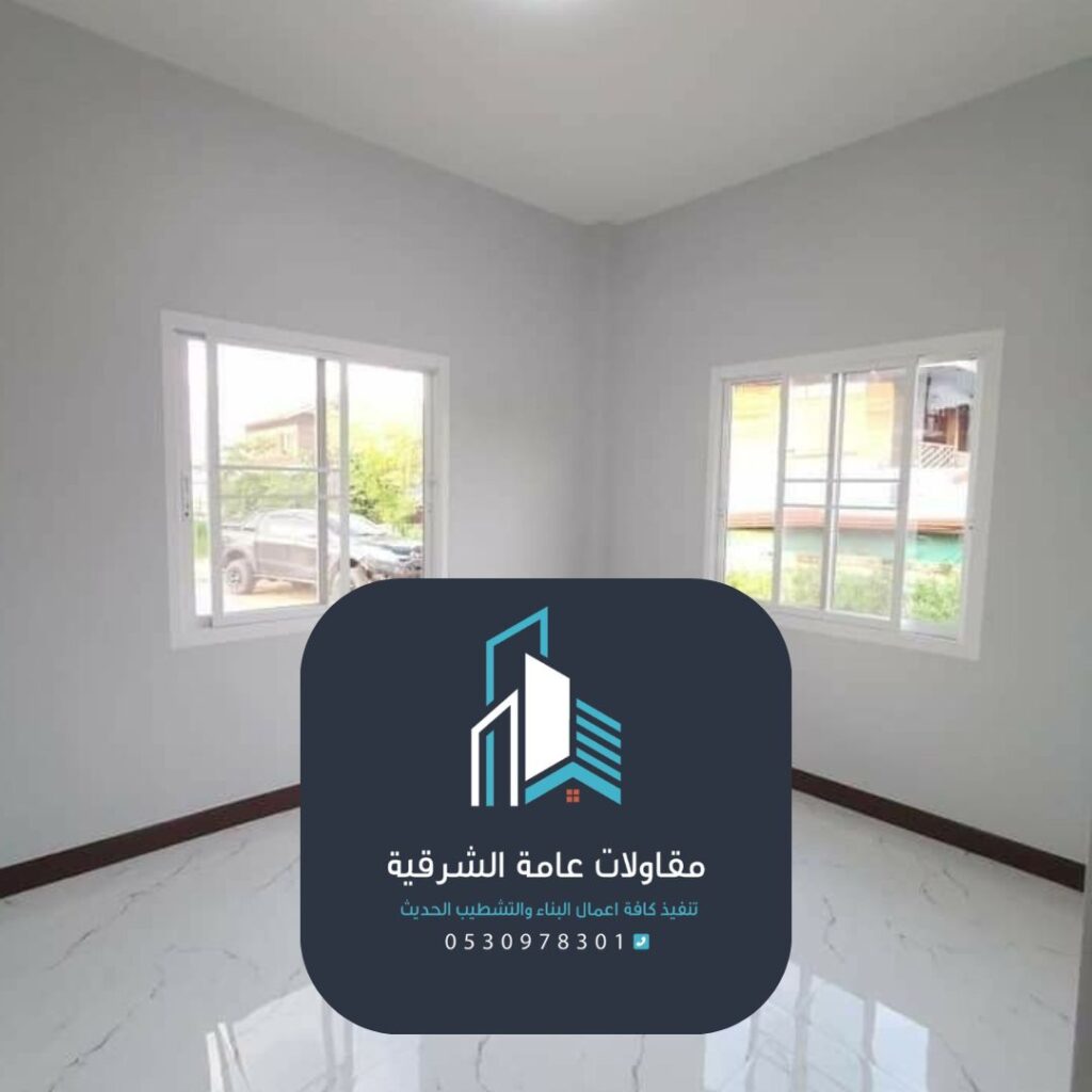 تأثيرات دهان ميتاليك في غرفة معيشة بمنزل