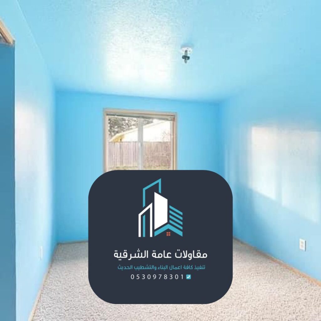 تنفيذ دقيق لدهانات جدران بلمسات فنية