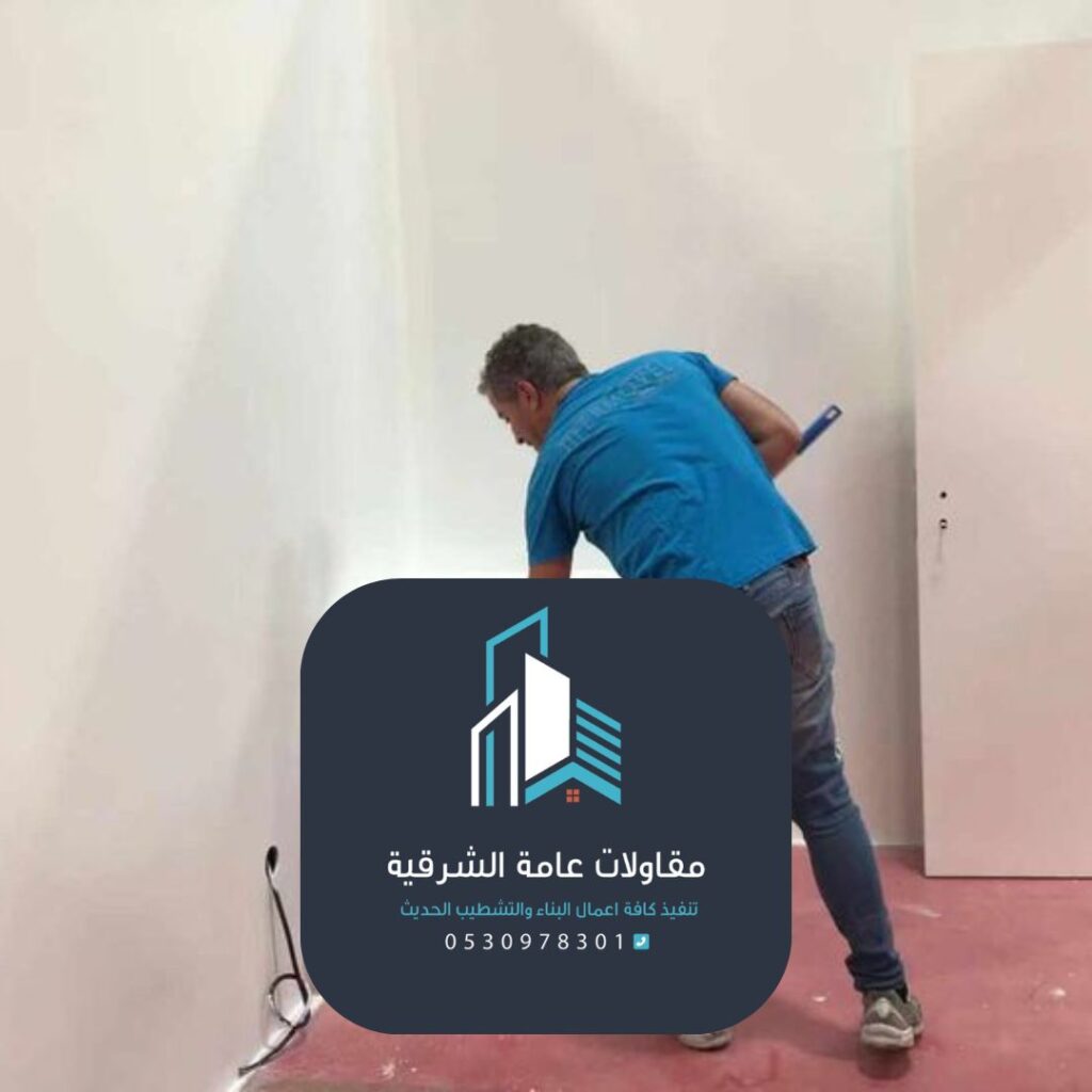 أدوات حديثة يستخدمها صباغو الدمام المحترفون